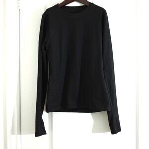 Andar Black Activewear top with Built In Chest Support buttery soft size 2